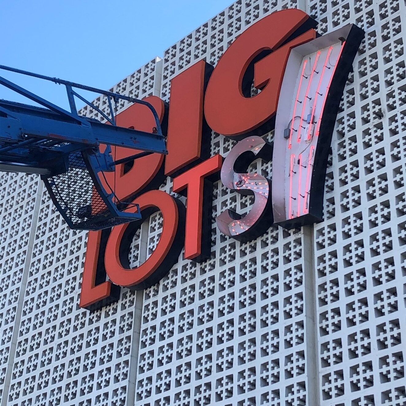 Big Lots Sign Installation