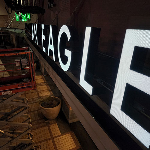 An American Eagle storefront having new illuminated signage installed by Identiti.